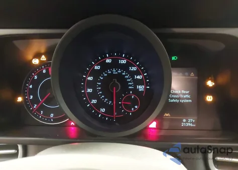 2022 Hyundai Elantra Sel z USA, uszkodzony, nr VIN 5NPLM4AG9NH074614